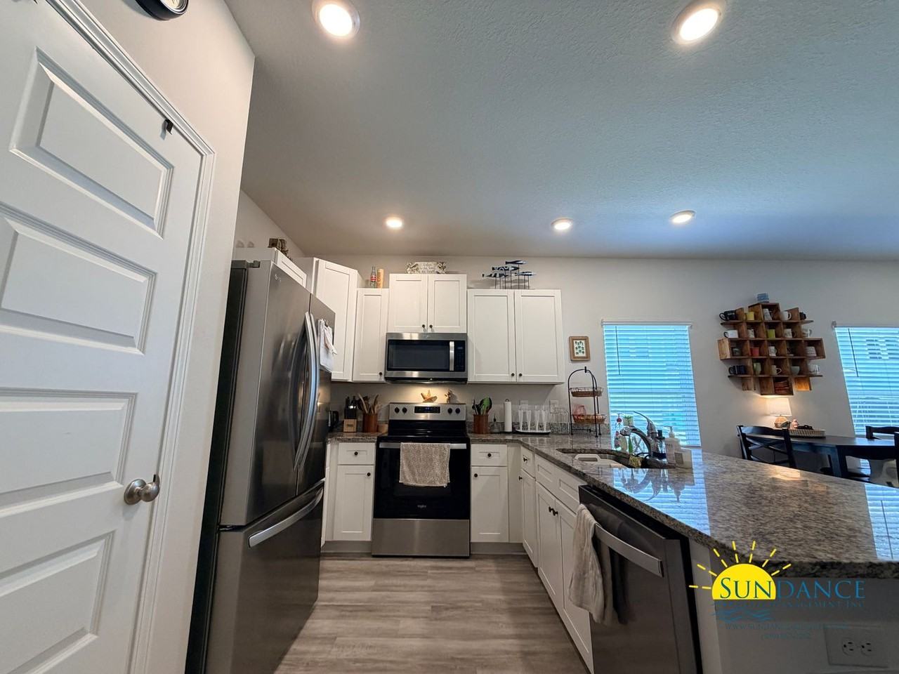 1015 Mclaren Cir - Photo 6 of 26