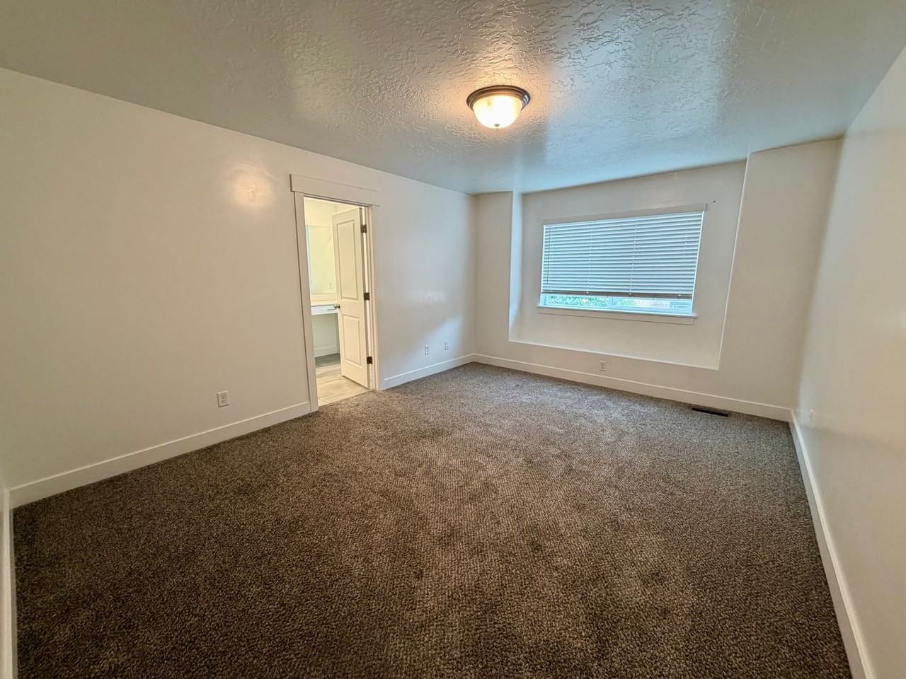 382 E 1850 N #1 - Photo 5 of 13