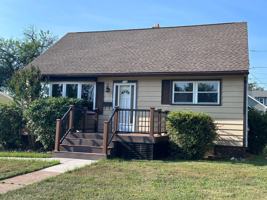 featured image of 122 E Roosevelt Ave