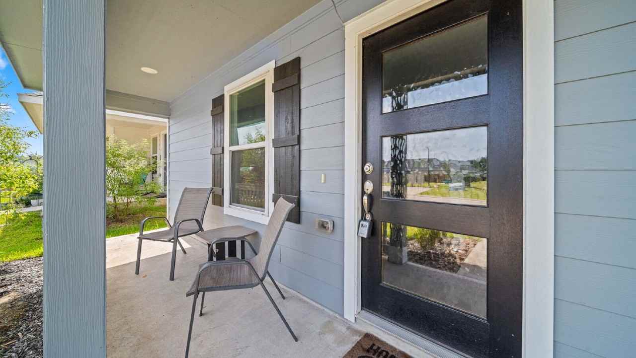 16842 Marie Village Dr - Photo 3 of 17