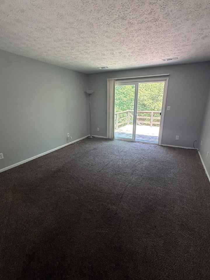 100 Otway Dr - Photo 4 of 10