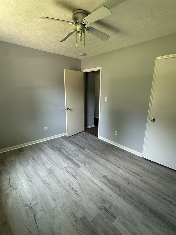 100 Otway Dr - Photo 6 of 10