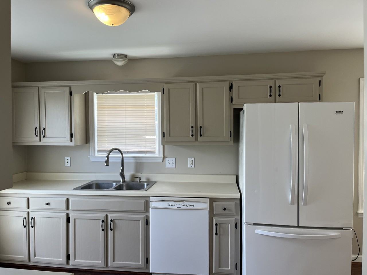 2811 Sutherland Dr - Photo 4 of 26