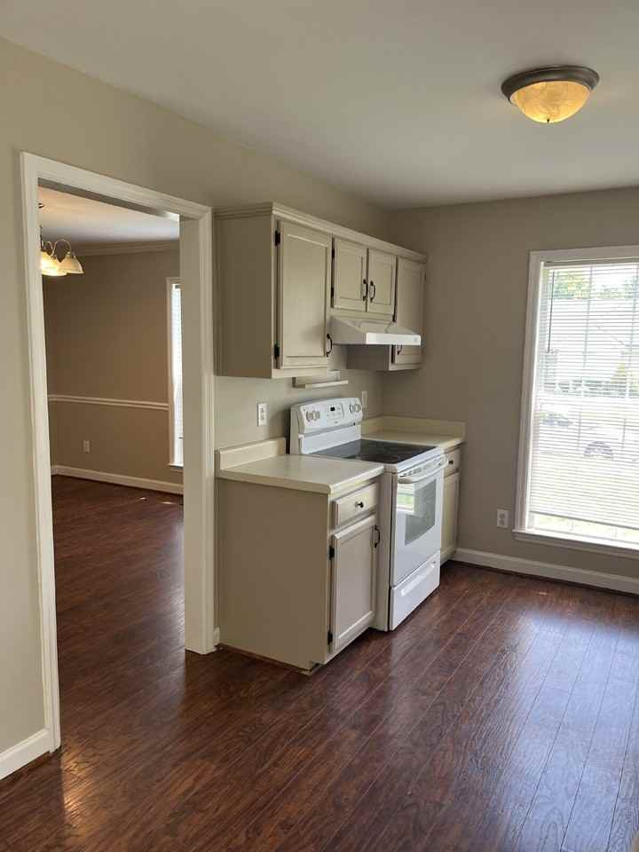 2811 Sutherland Dr - Photo 5 of 26