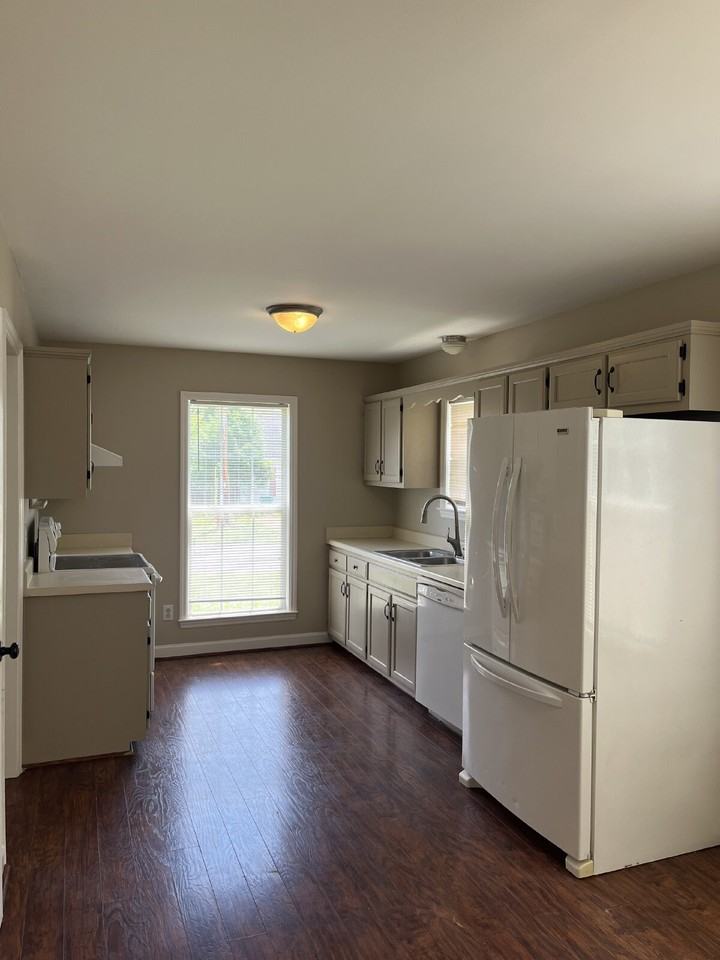 2811 Sutherland Dr - Photo 6 of 26