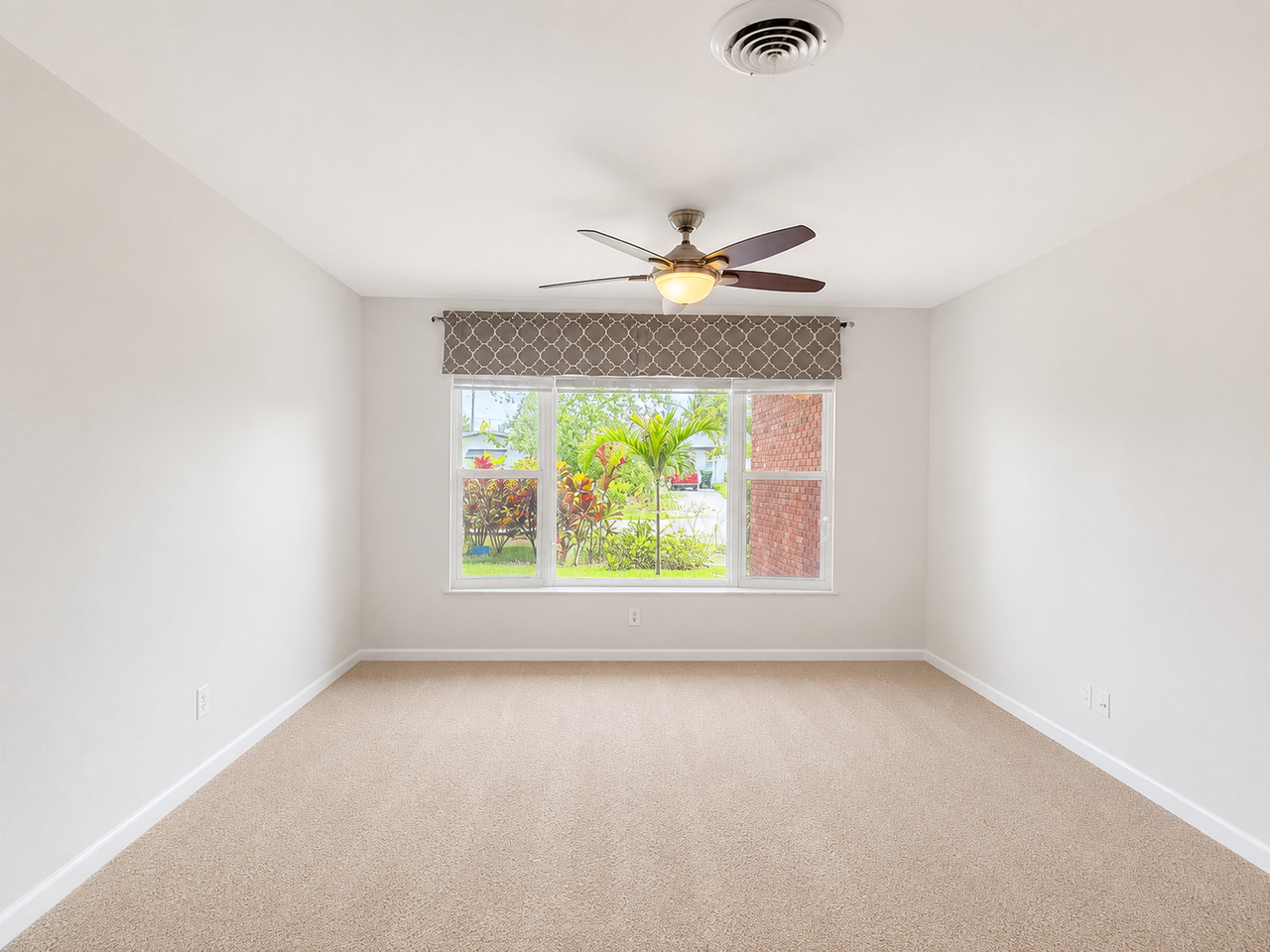1301 Sw 8th St - Photo 3 of 10