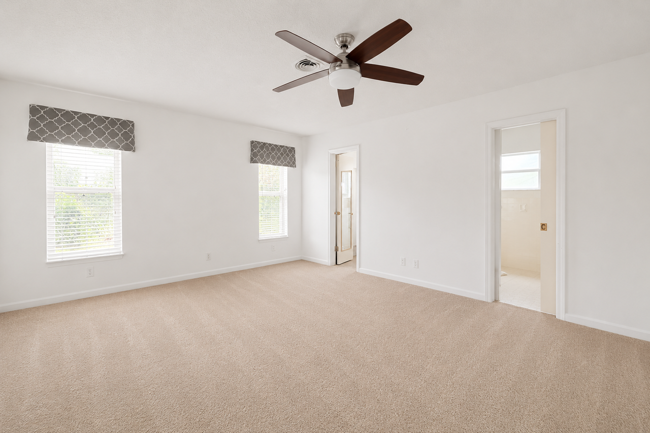 1301 Sw 8th St - Photo 5 of 10