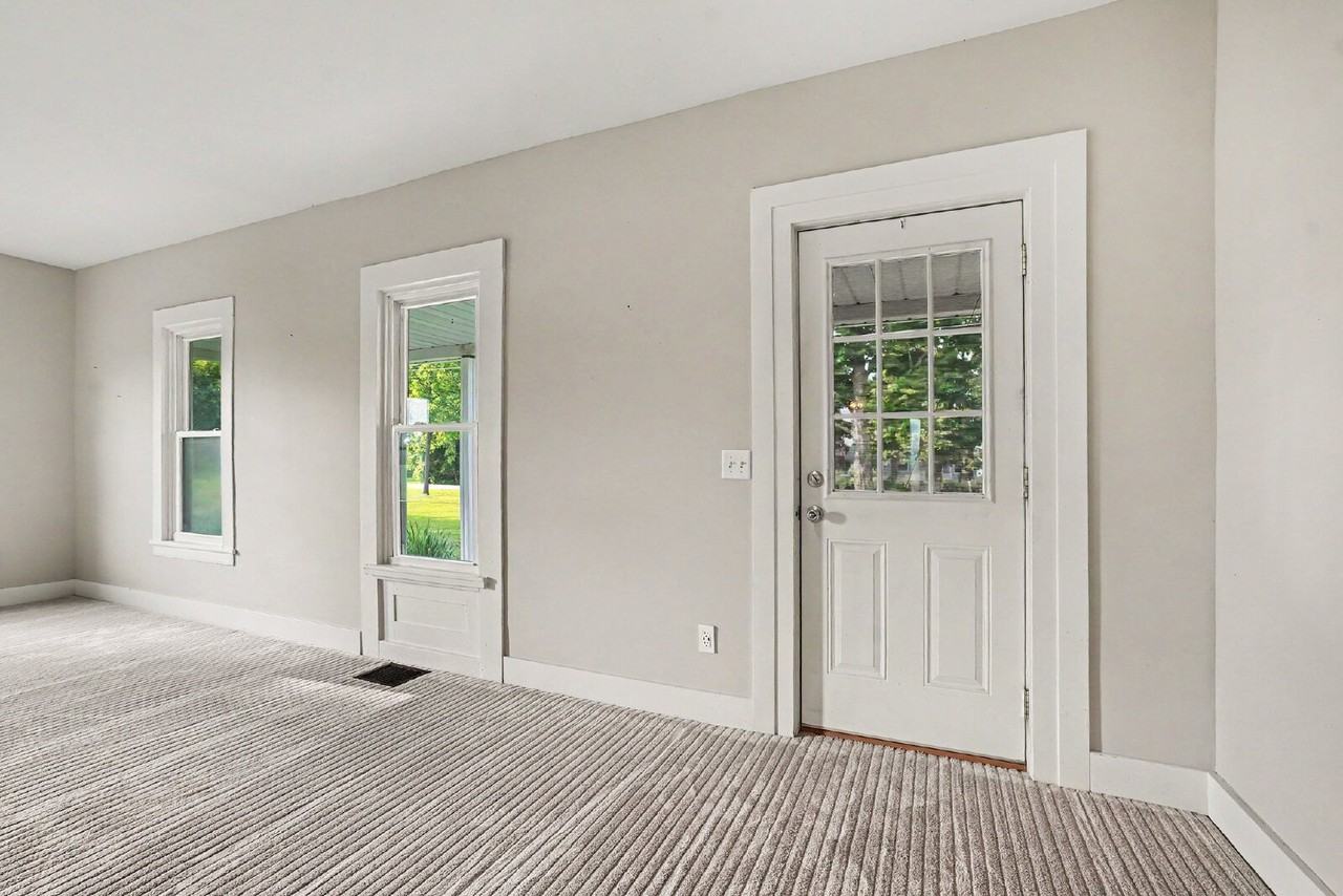 5749 Upton Rd - Photo 5 of 24