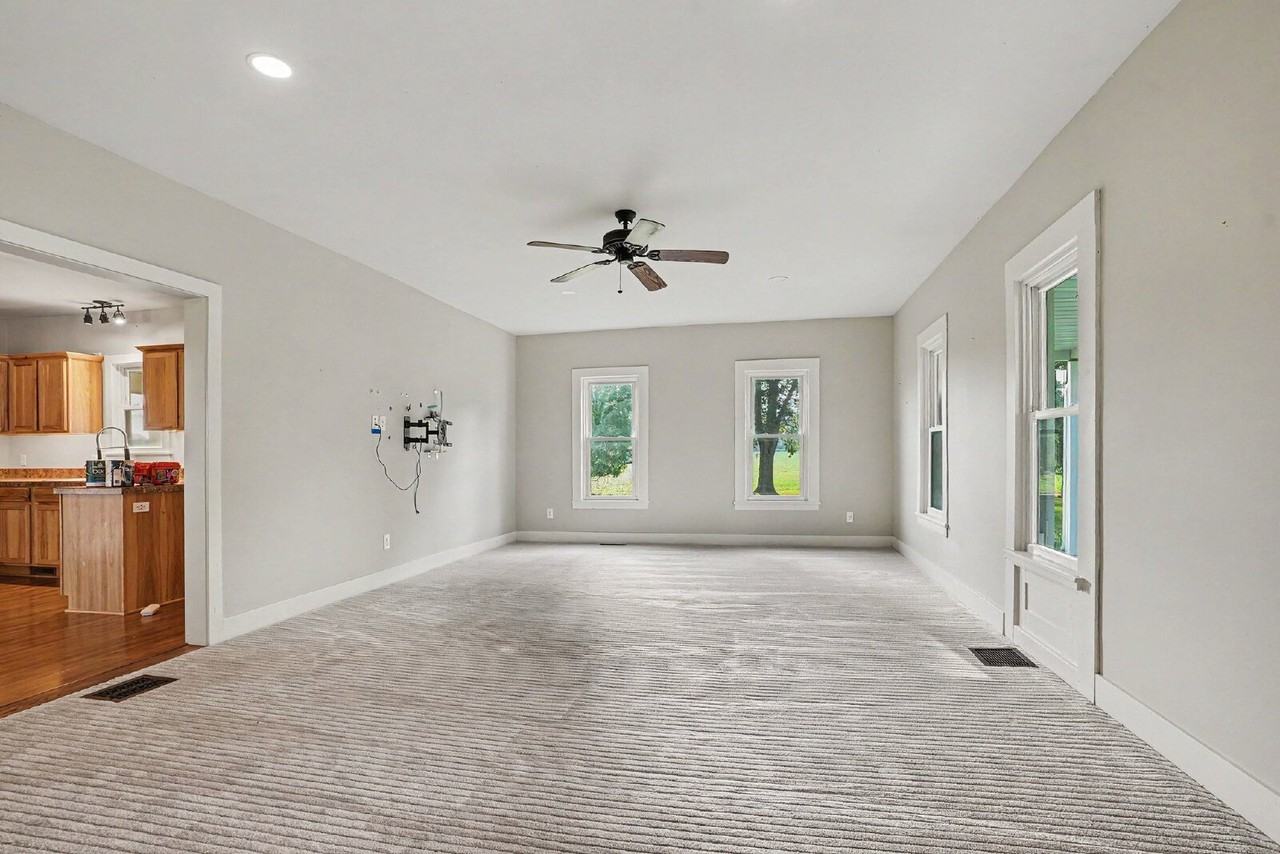 5749 Upton Rd - Photo 6 of 24