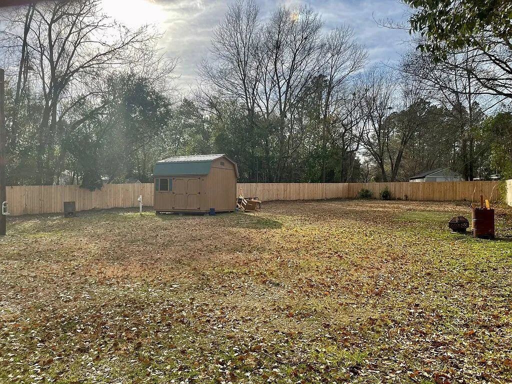 1252 Hastings Dr - Photo 3 of 18