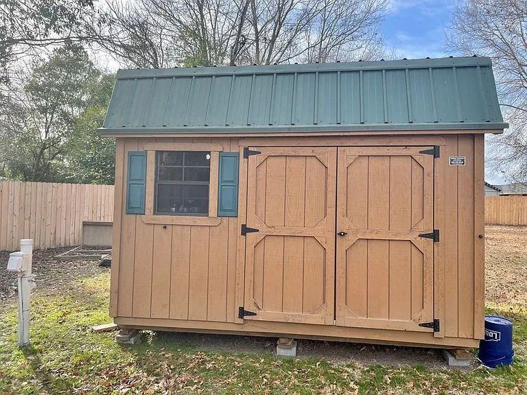 1252 Hastings Dr - Photo 5 of 18