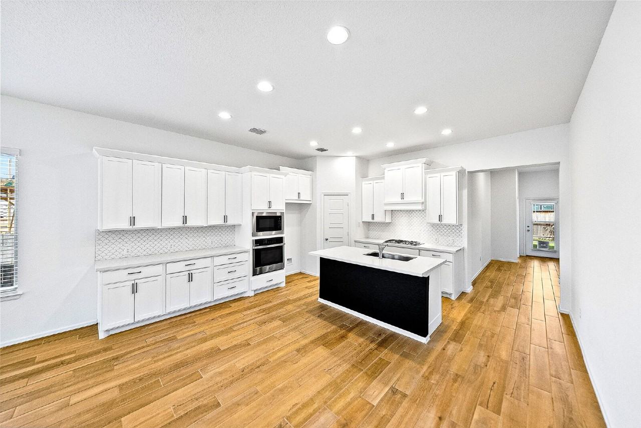 12323 Aurora Basin - Photo 4 of 38