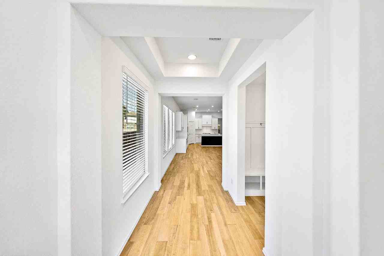 12323 Aurora Basin - Photo 7 of 38