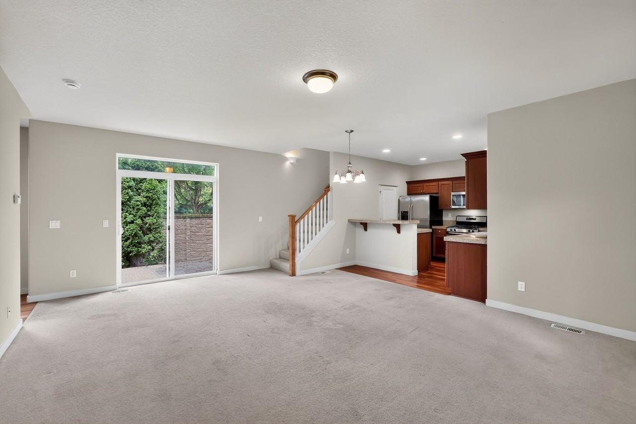 7130 Ne Ridge Dr - Photo 5 of 13