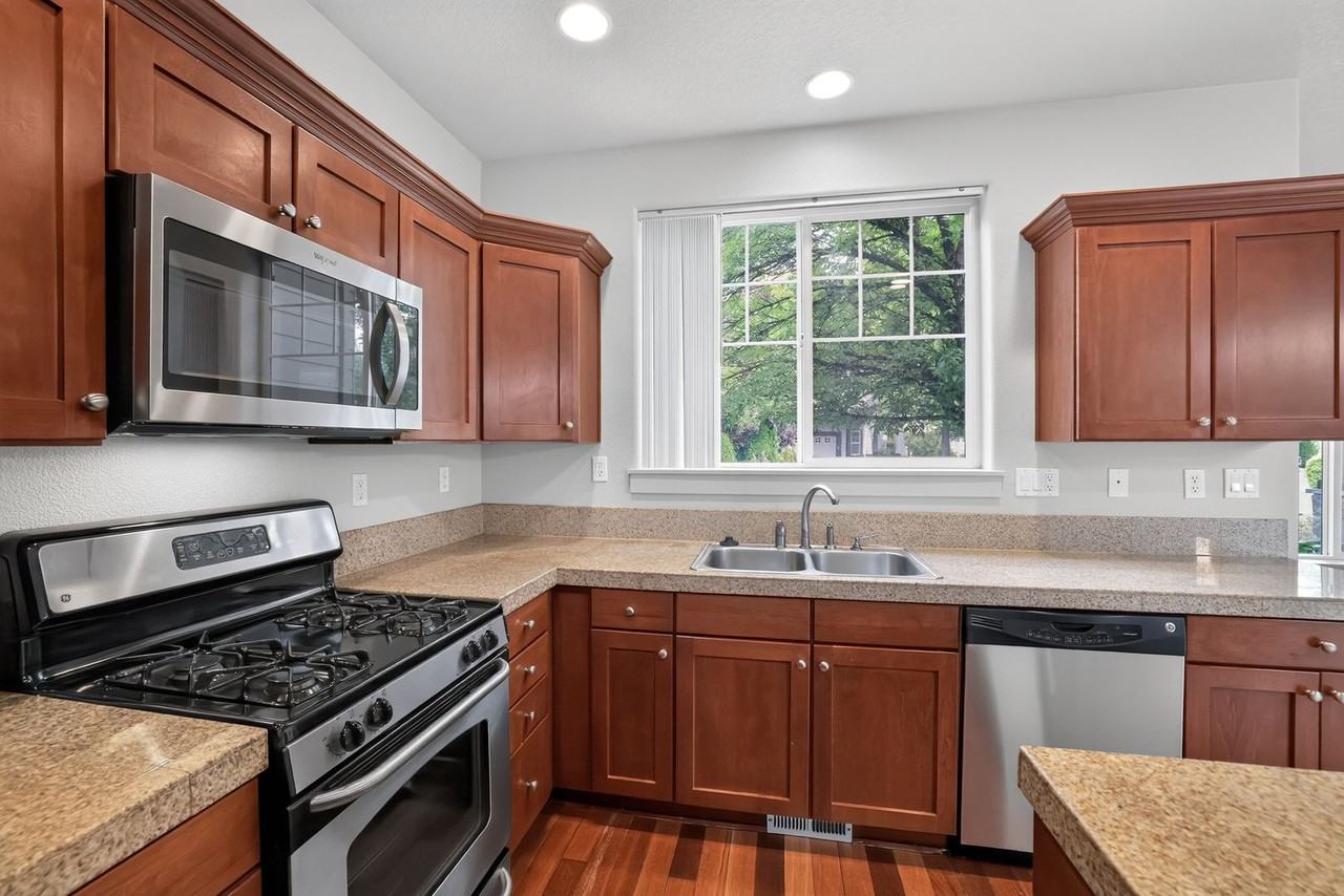 7130 Ne Ridge Dr - Photo 6 of 13