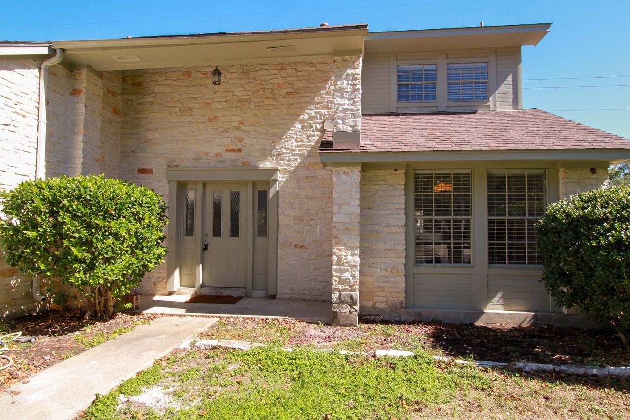1809 Fawn Ridge Trl - Photo 4 of 37