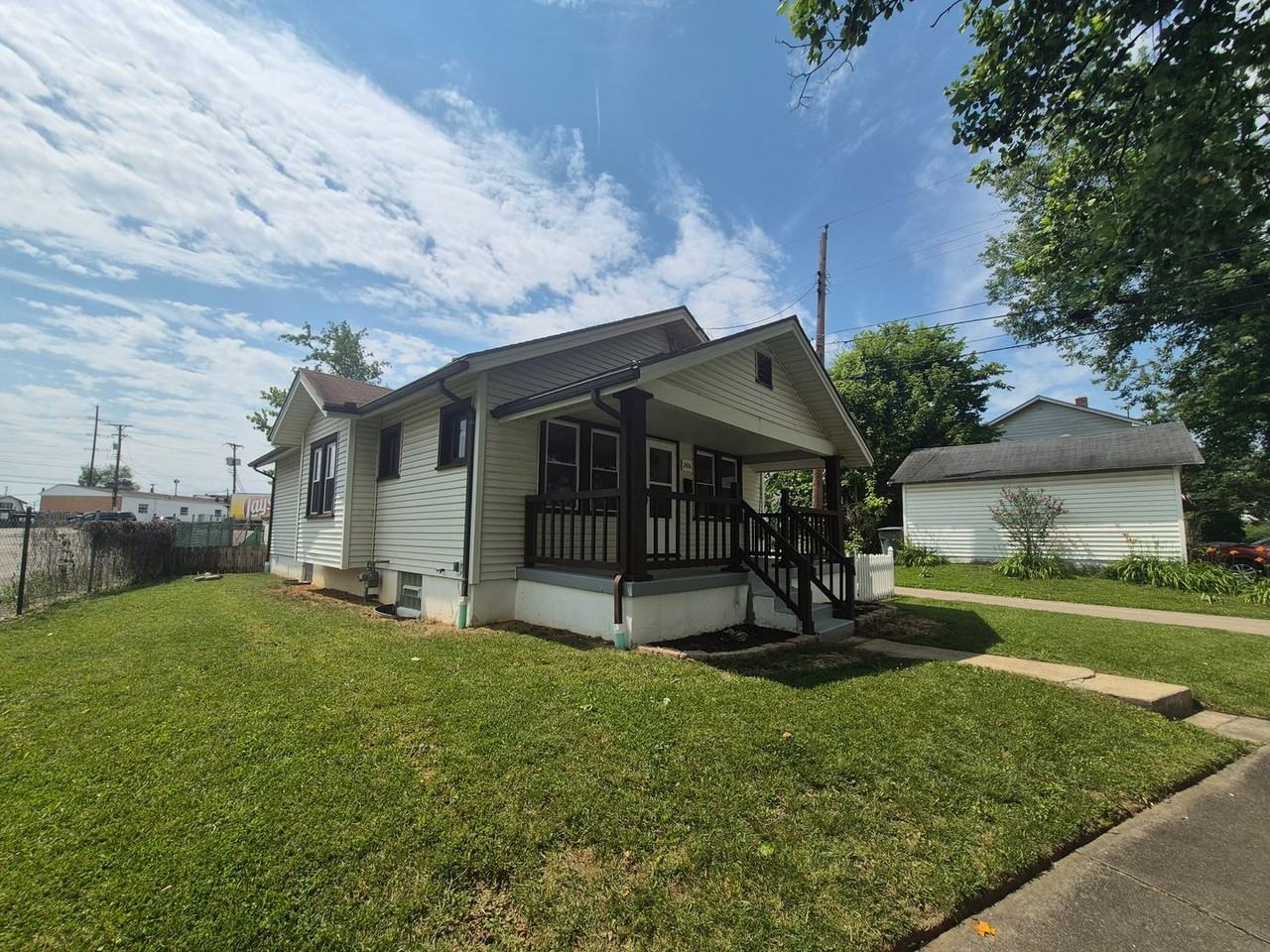 2436 Mundale Ave - Photo 2 of 30