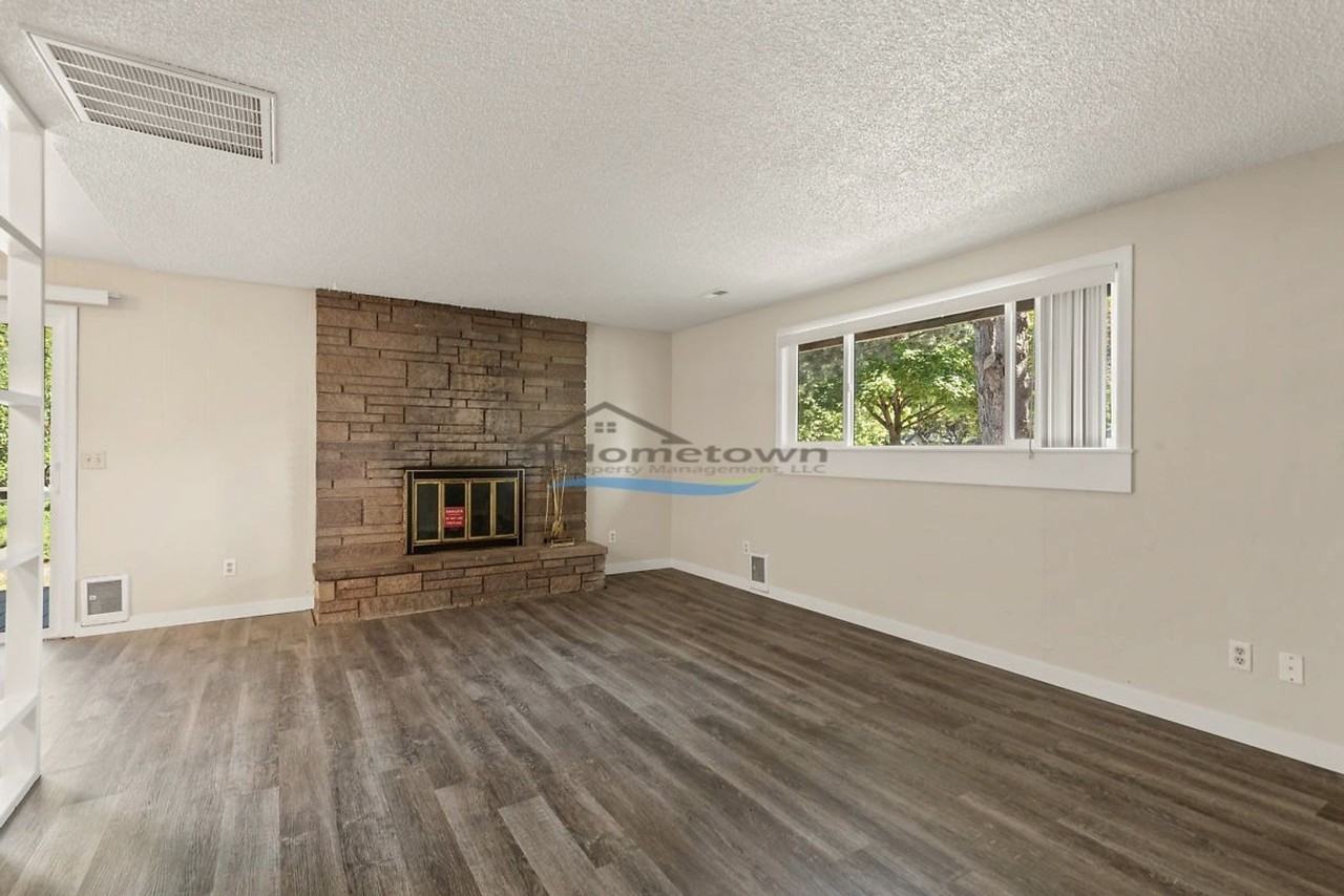 342 W Davidson Ave - Photo 5 of 26
