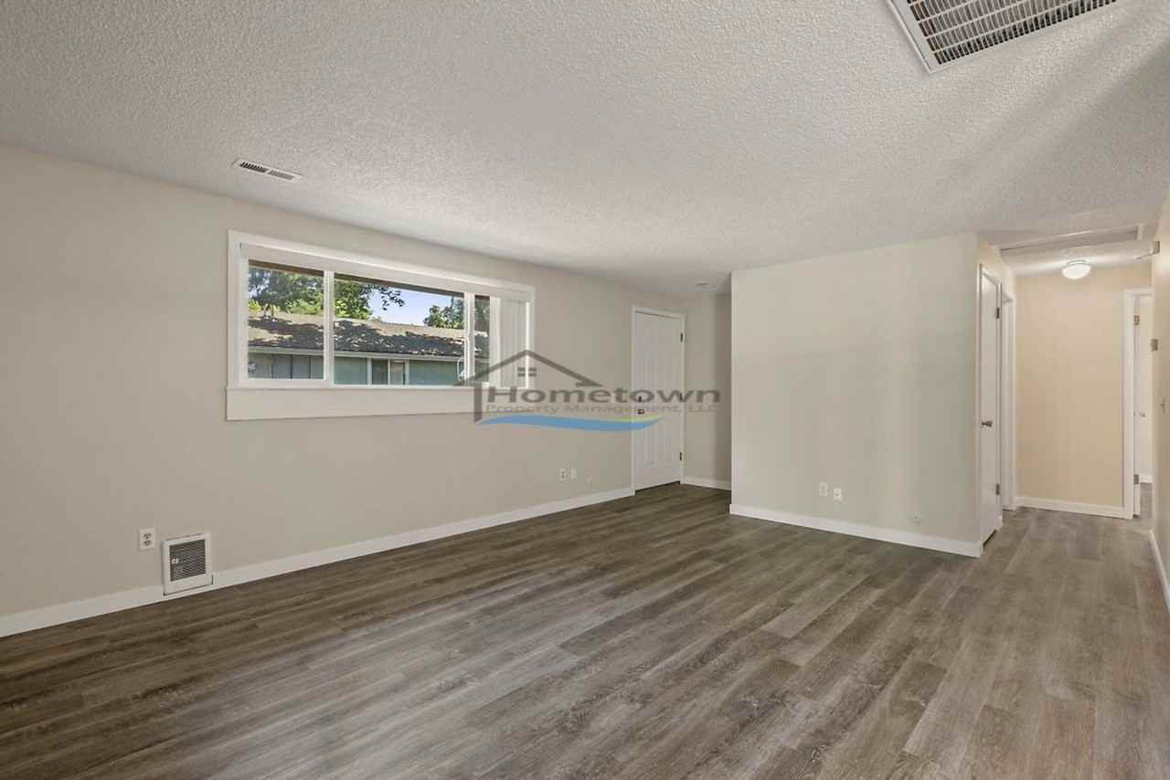 342 W Davidson Ave - Photo 6 of 26