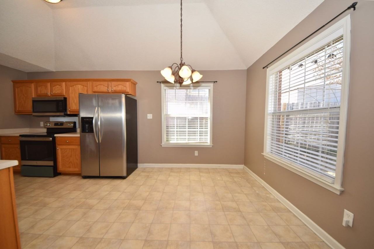 6898 Skylar Mill Ave - Photo 7 of 27