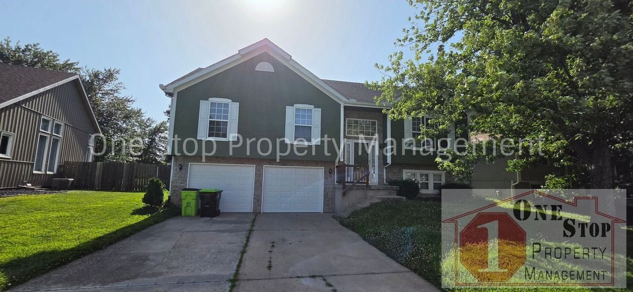 16002 Harold Dr - Photo 2 of 31
