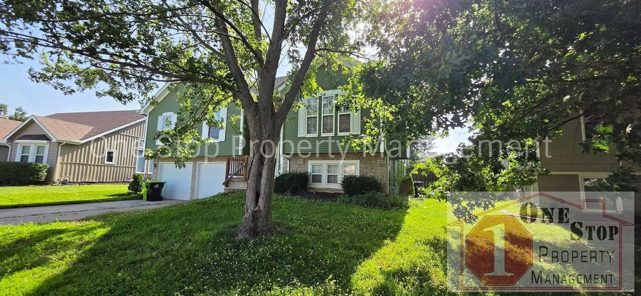 16002 Harold Dr - Photo 3 of 31