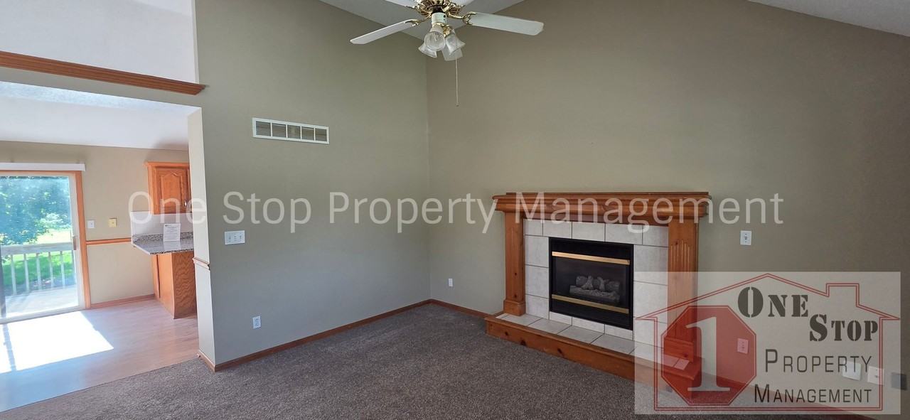 16002 Harold Dr - Photo 5 of 31