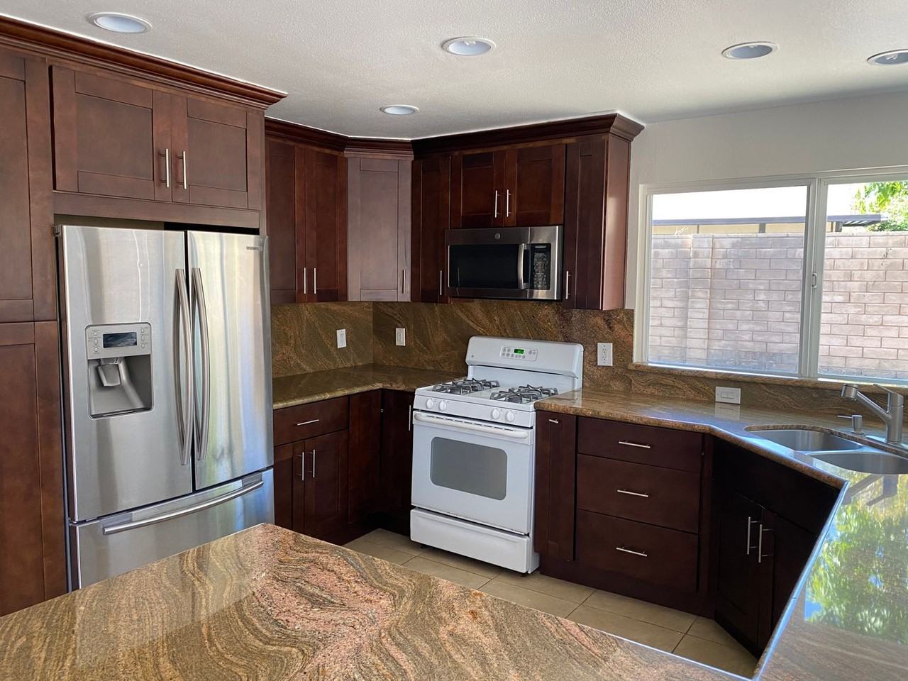 805 Crosby Ave - Photo 2 of 16