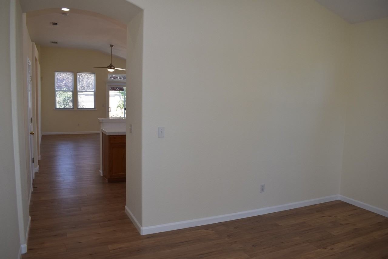 7445 Masters St - Photo 2 of 17