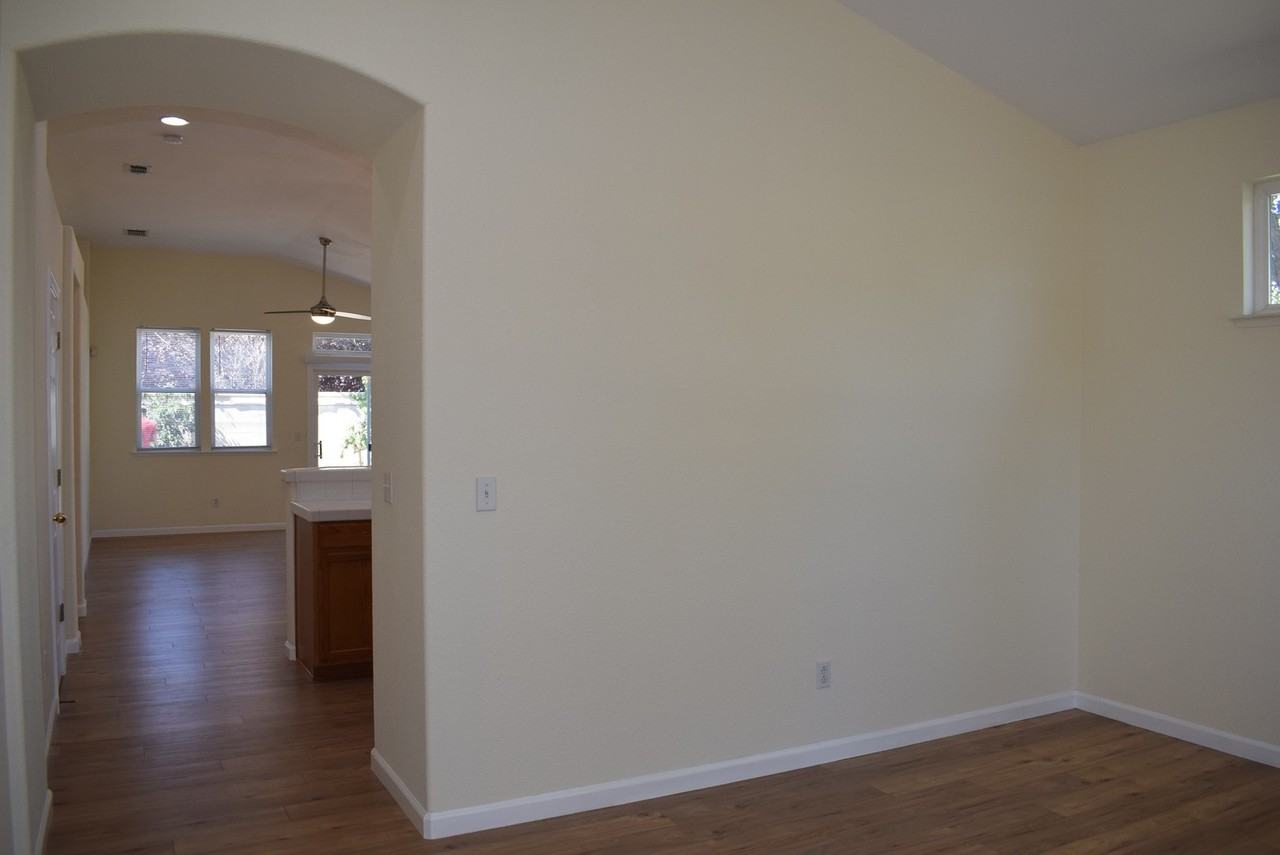 7445 Masters St - Photo 5 of 17