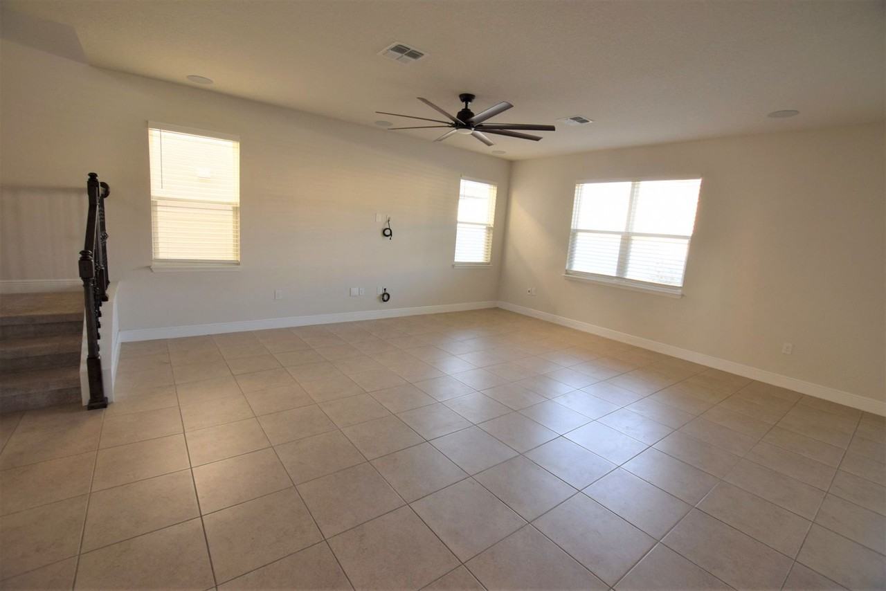 4358 Silver Creek St - Photo 5 of 24