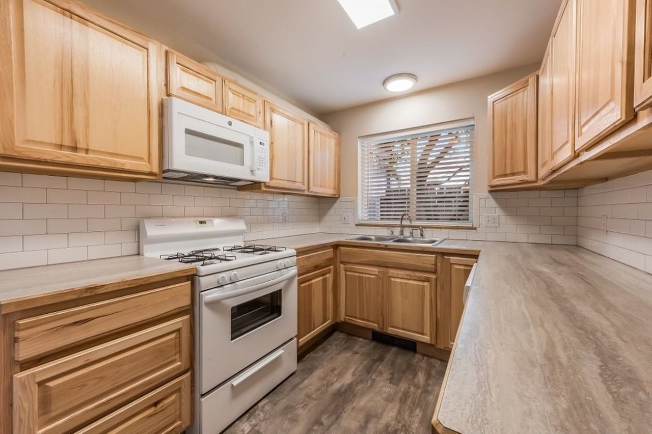 4019 E 2nd Ave #B - Photo 7 of 21