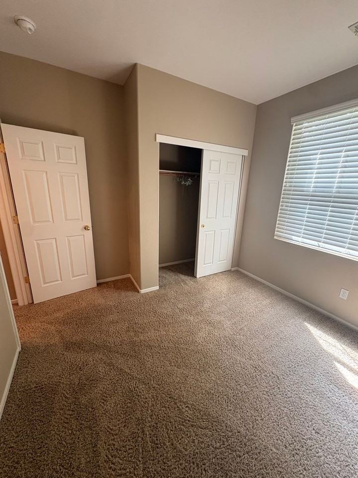 1415 Redding Rd - Photo 6 of 23