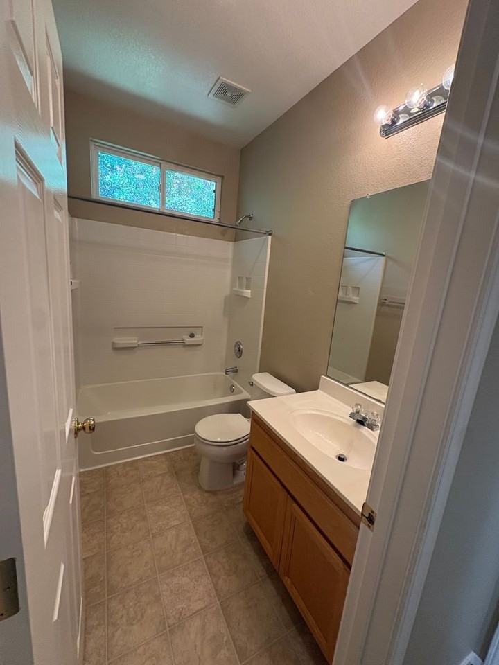 1415 Redding Rd - Photo 7 of 23
