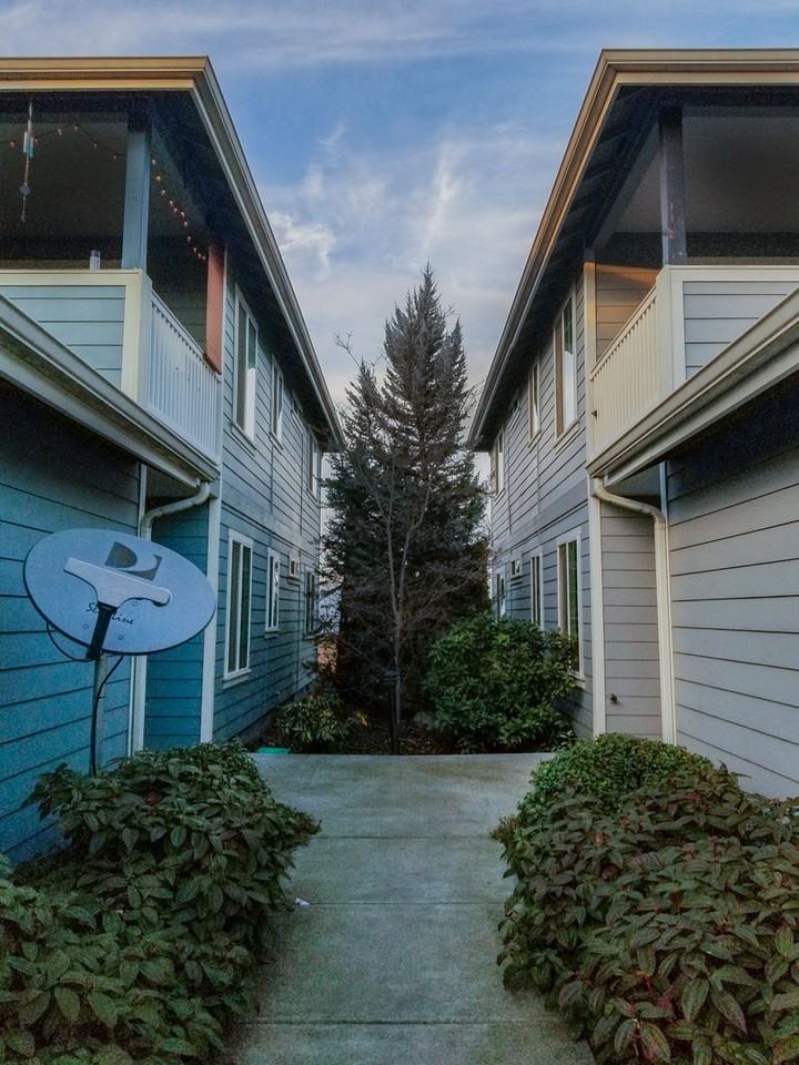 2545 Corona Ave #A - Photo 3 of 25