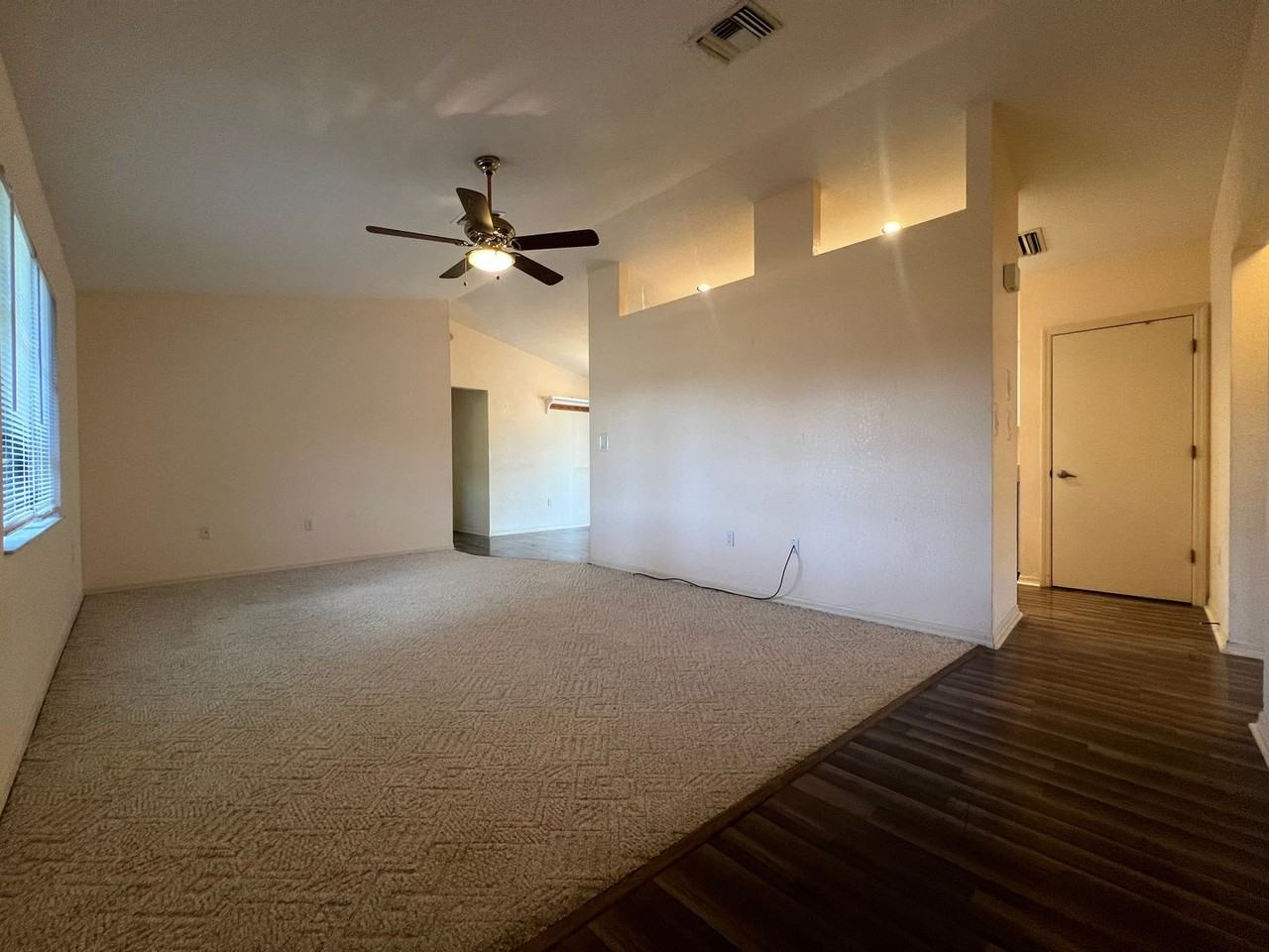 18090 Avonsdale Cir - Photo 4 of 28