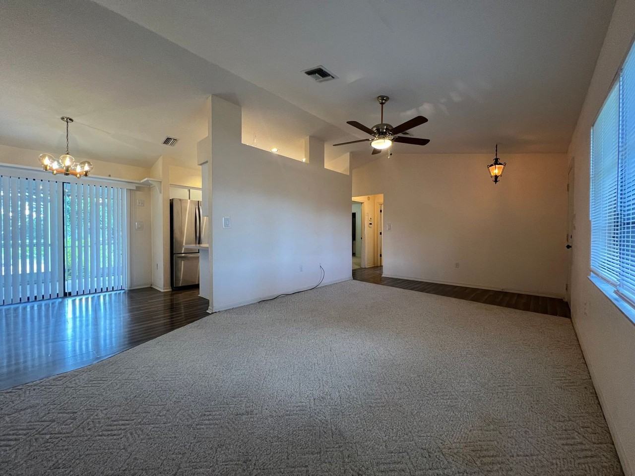 18090 Avonsdale Cir - Photo 5 of 28
