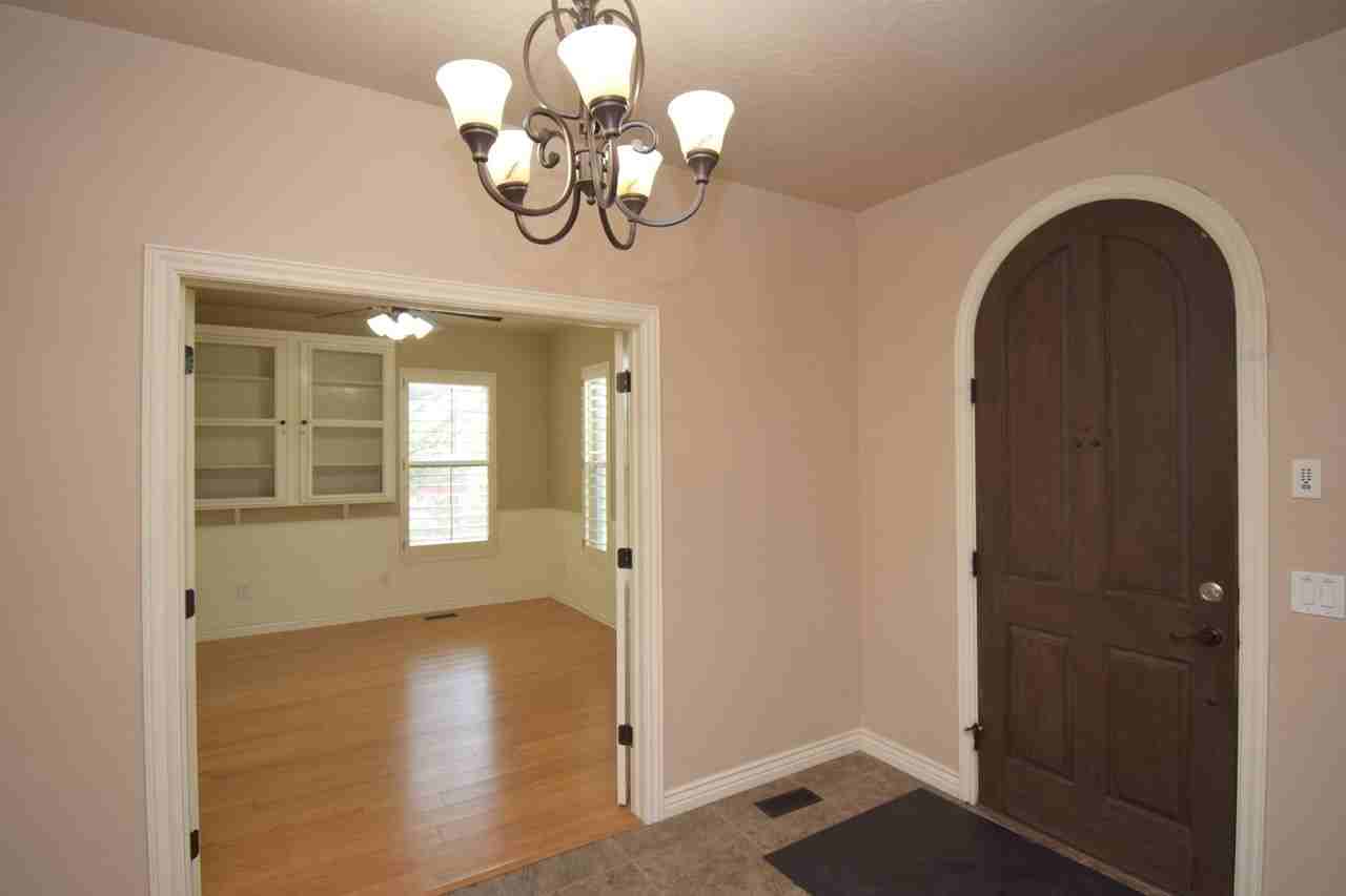 10741 S Weiss Dr - Photo 4 of 50