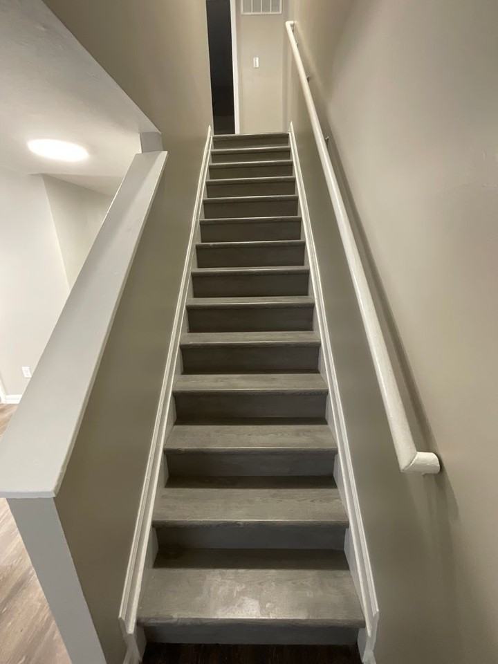 1109 W 29th St - Photo 6 of 15