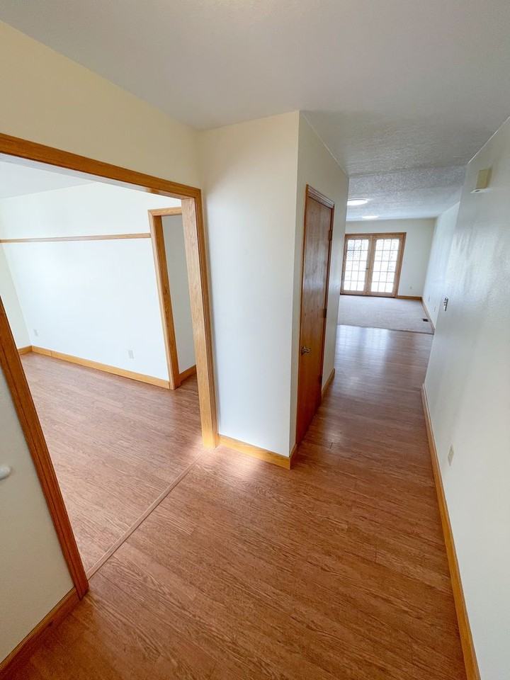 5441 Basin View Dr - Photo 2 of 26