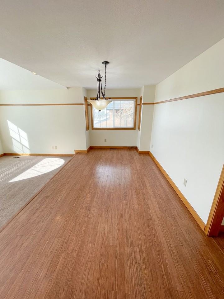 5441 Basin View Dr - Photo 3 of 26