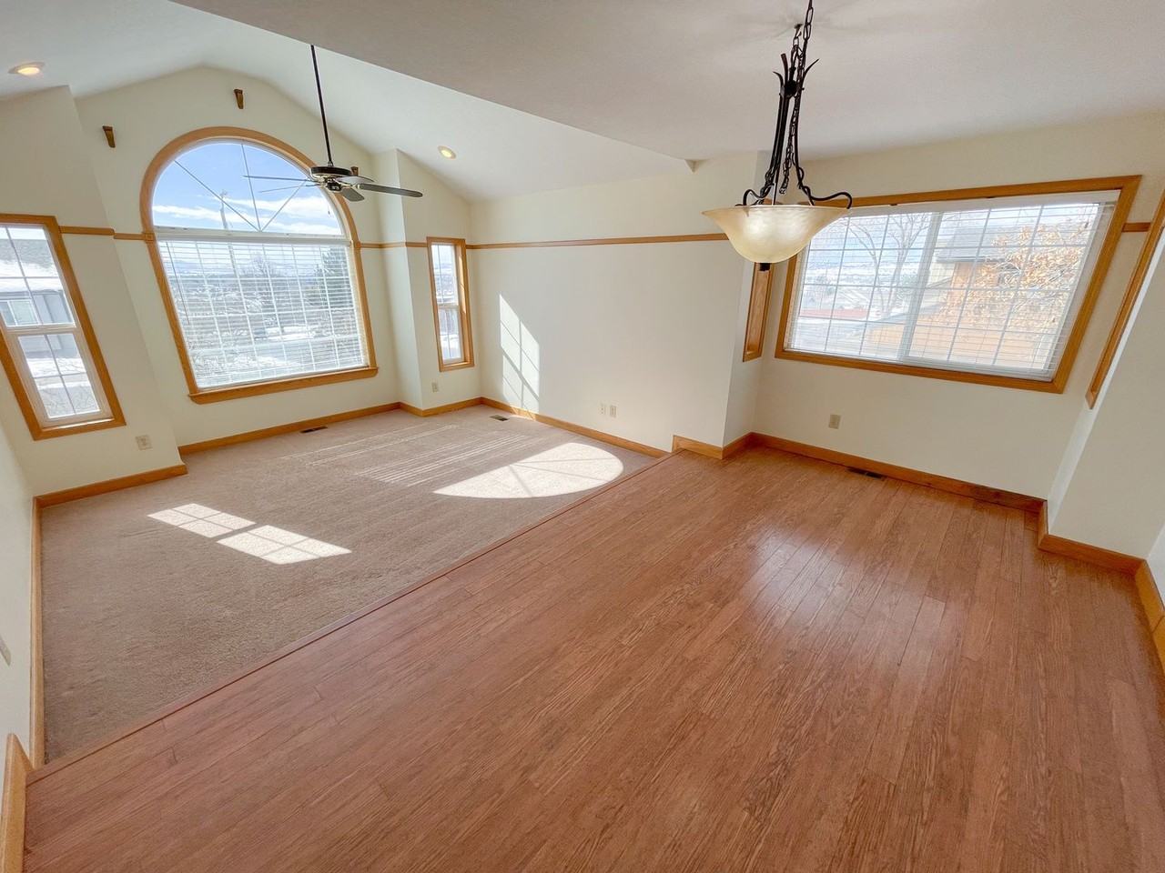 5441 Basin View Dr - Photo 4 of 26