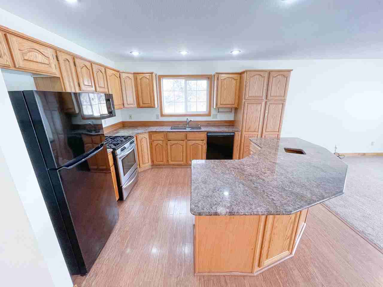 5441 Basin View Dr - Photo 6 of 26