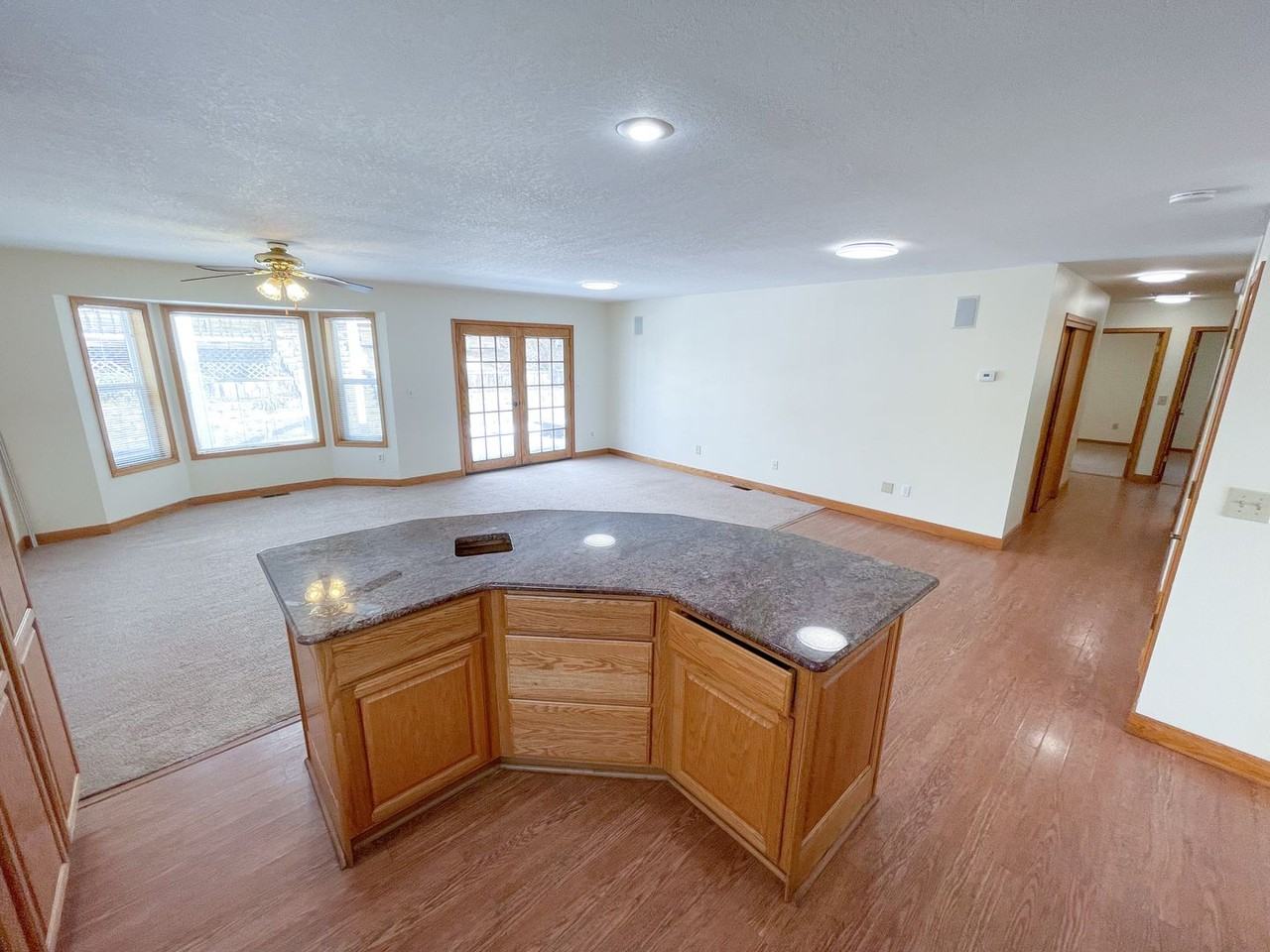 5441 Basin View Dr - Photo 7 of 26