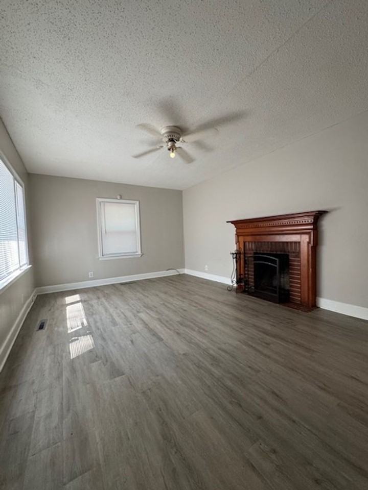 701 S Madison Ave - Photo 6 of 11