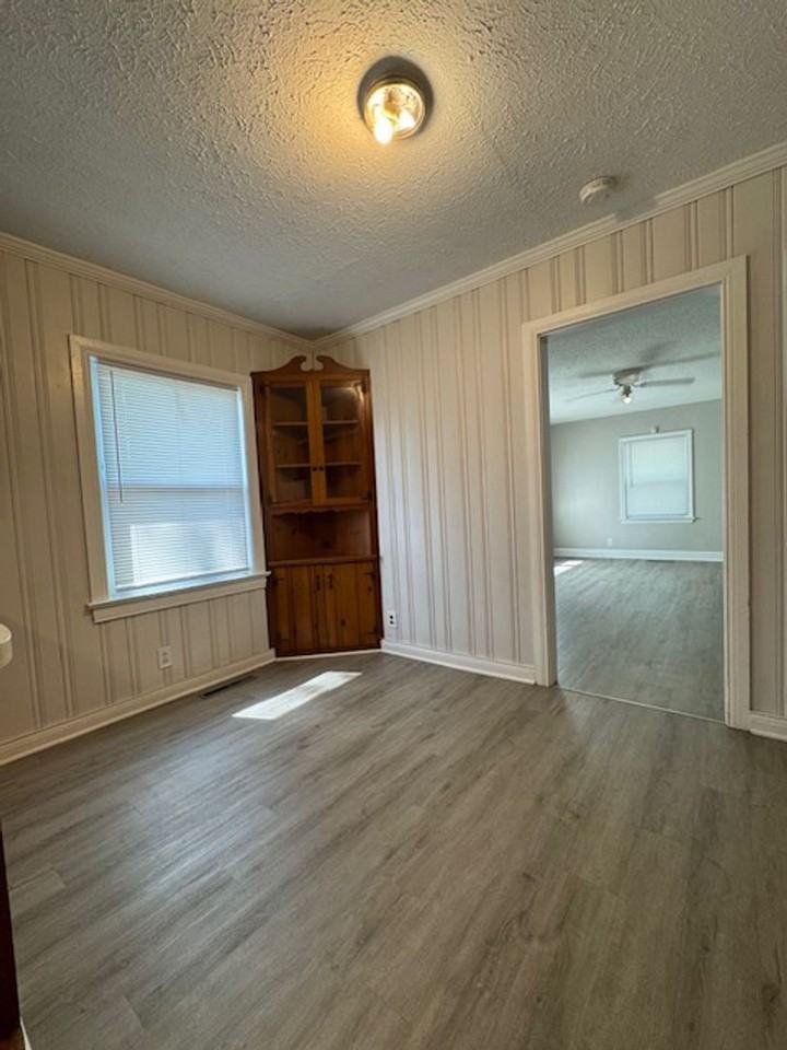 701 S Madison Ave - Photo 7 of 11