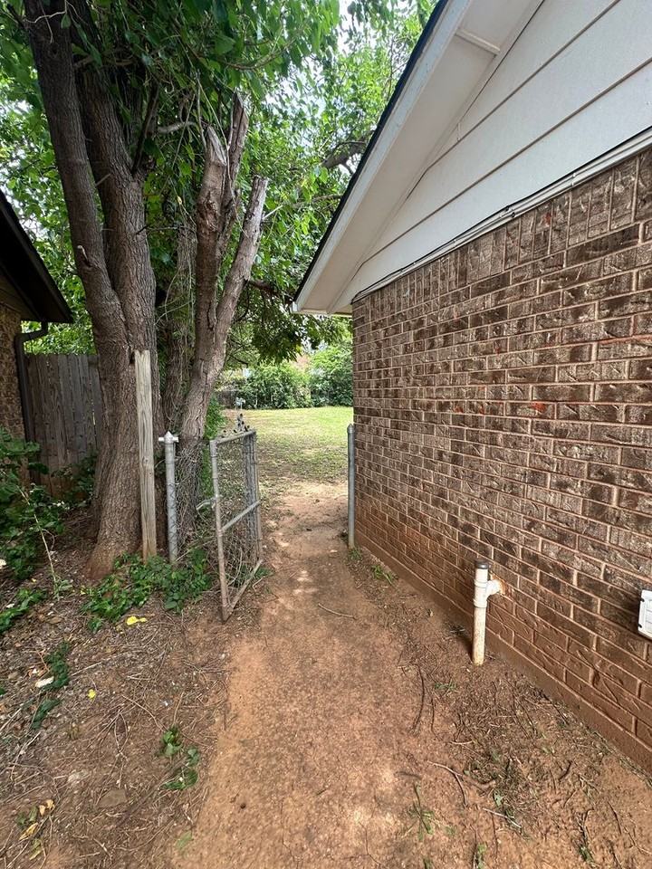 4725 Se 50th St - Photo 5 of 42