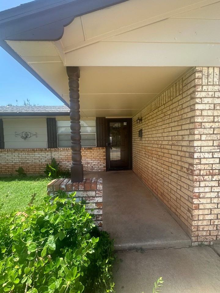 5013 S Dimple Dr - Photo 4 of 50