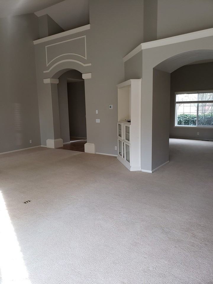 1570 Kingston Way - Photo 3 of 14