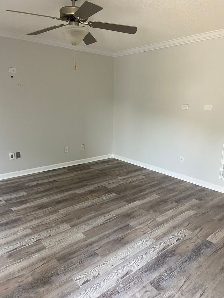 5213 Falling Creek Ln - Photo 2 of 9